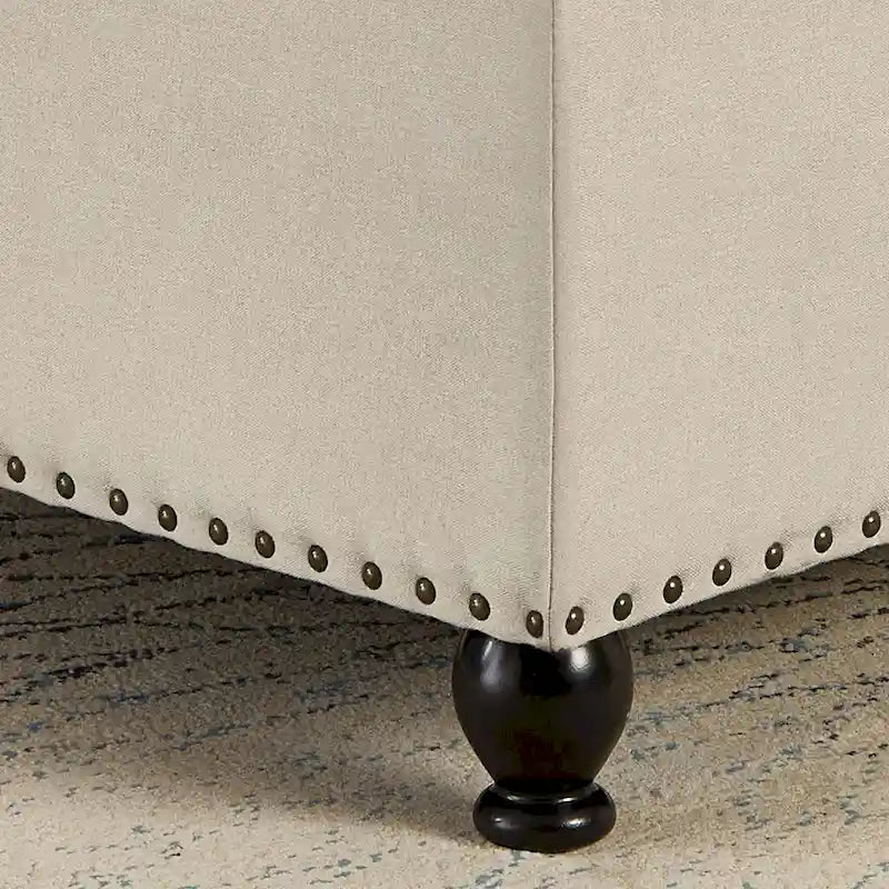 Großer quadratischer Sitzhocker mit Stauraum und Holzbeinen