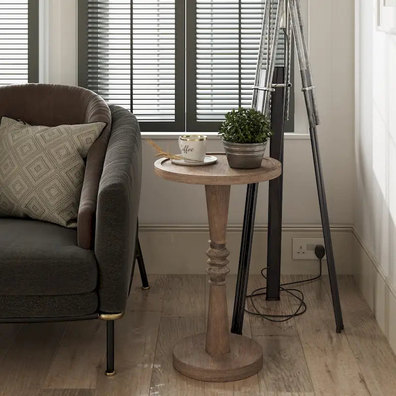 Kleine bijzettafel van massief hout met voet en rond dienbladblad
