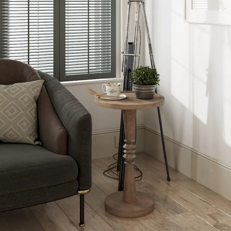 Kleine bijzettafel van massief hout met voet en rond dienbladblad