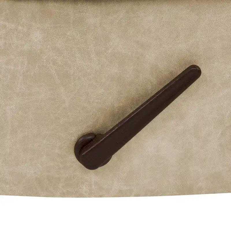 Extragroßer Wandabstandssessel aus Kunstleder mit gerollten Armlehnen