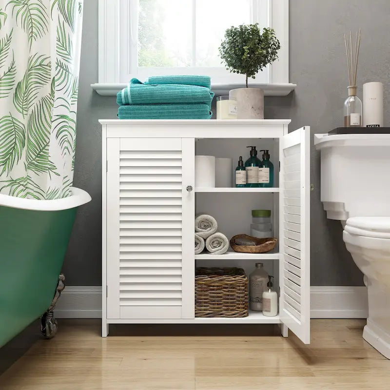 Meuble de rangement de salle de bains blanc avec portes à persiennes